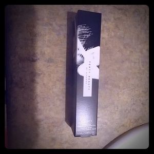 Fenty by Rihanna Pro Hydrating Longwear Foudation